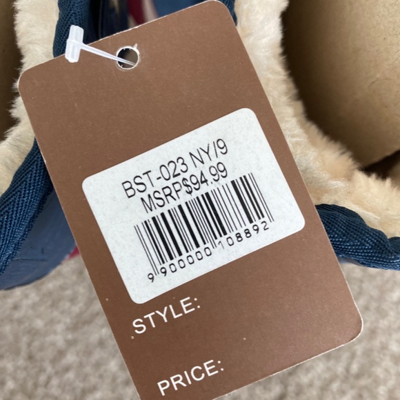 Patriotic Sherpa Boots - Picture 3 of 4